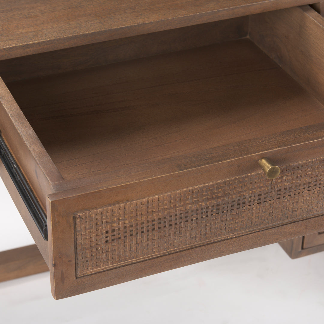 Chinua Desk