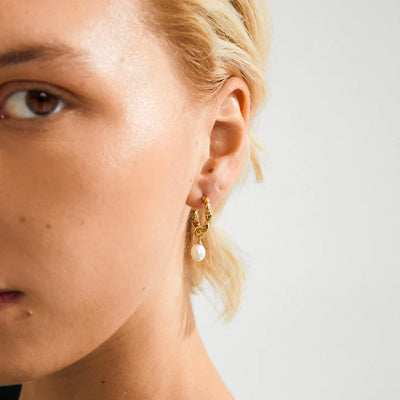 Shift Pearl Earrings - gold