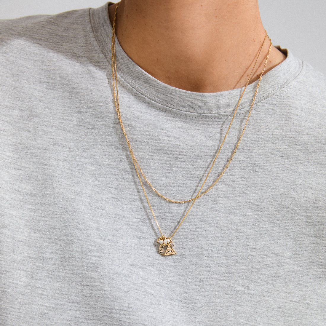 Between Necklace - gold