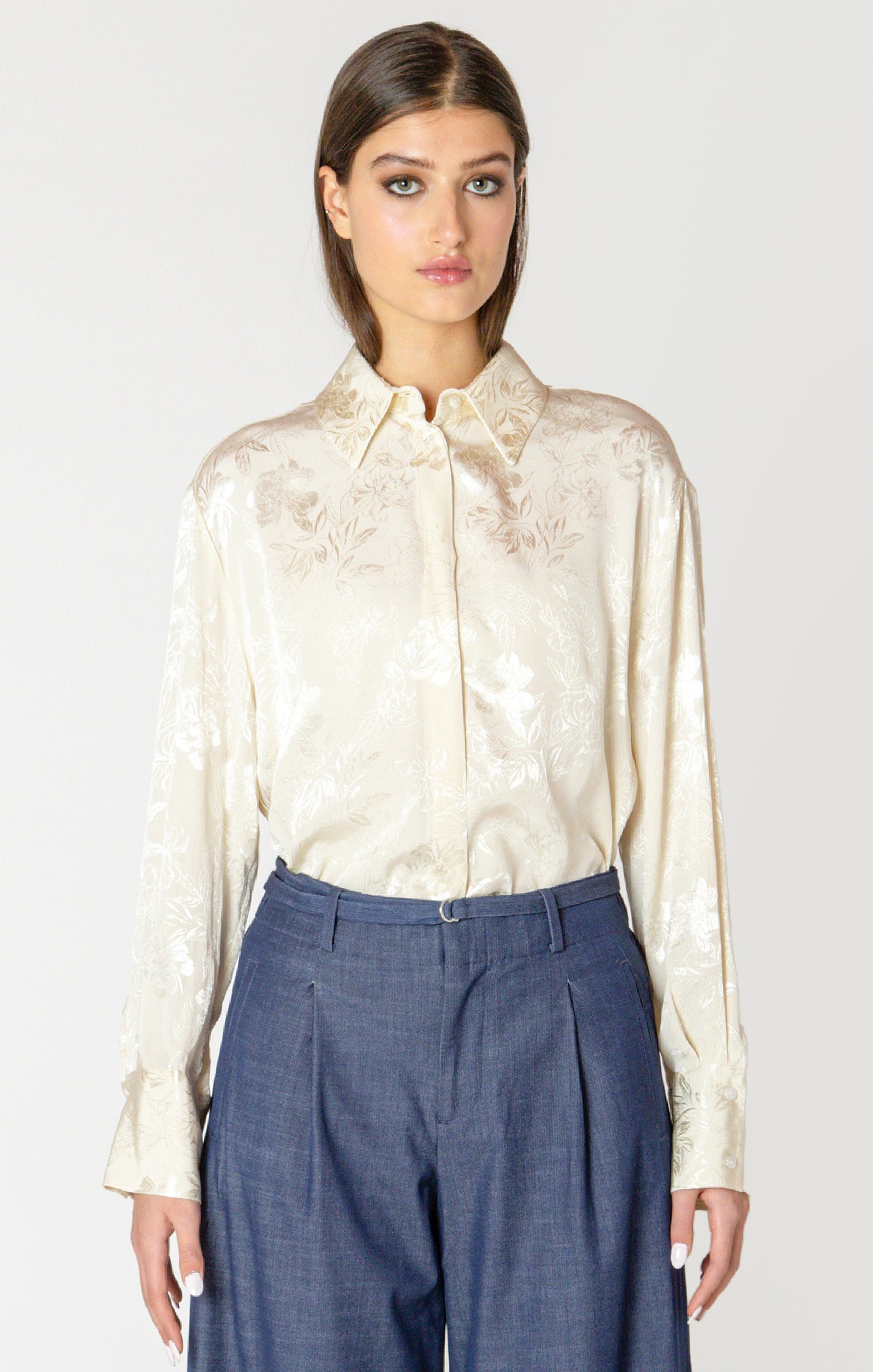 Blanche Button Down