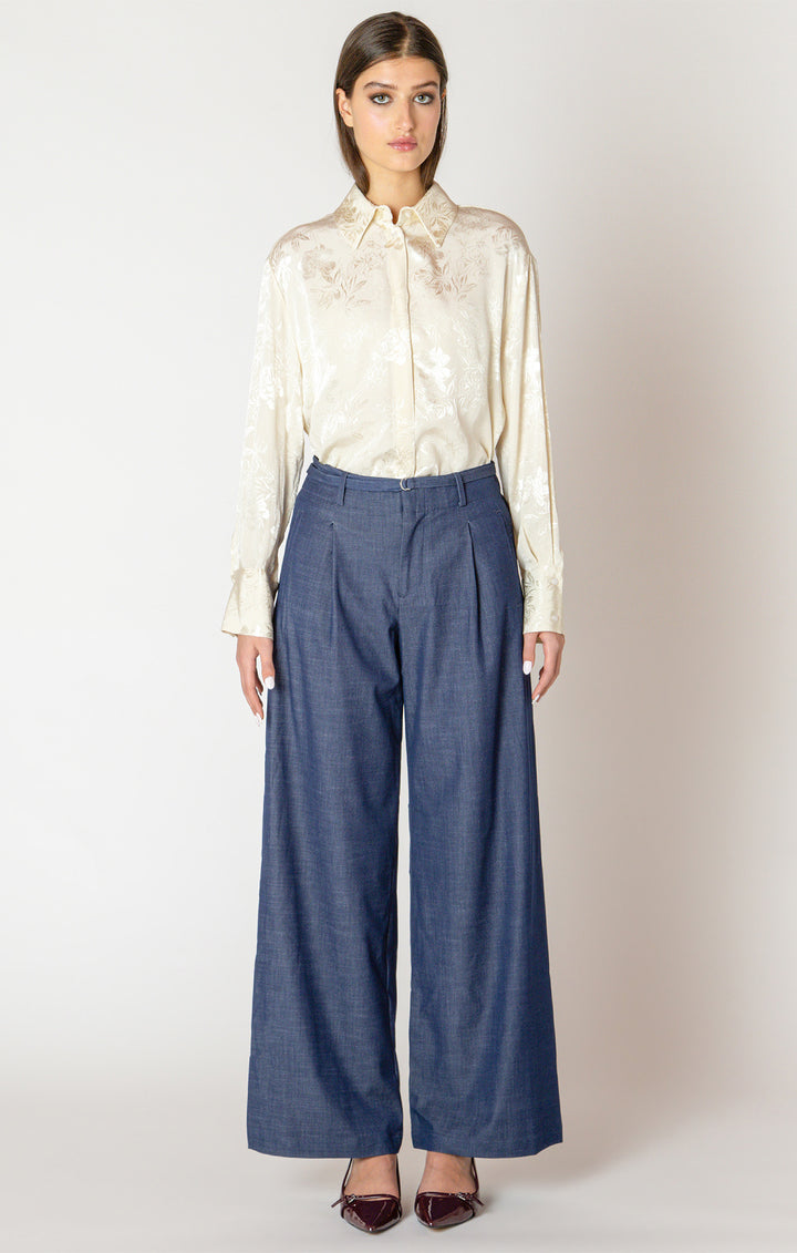 Blanche Button Down
