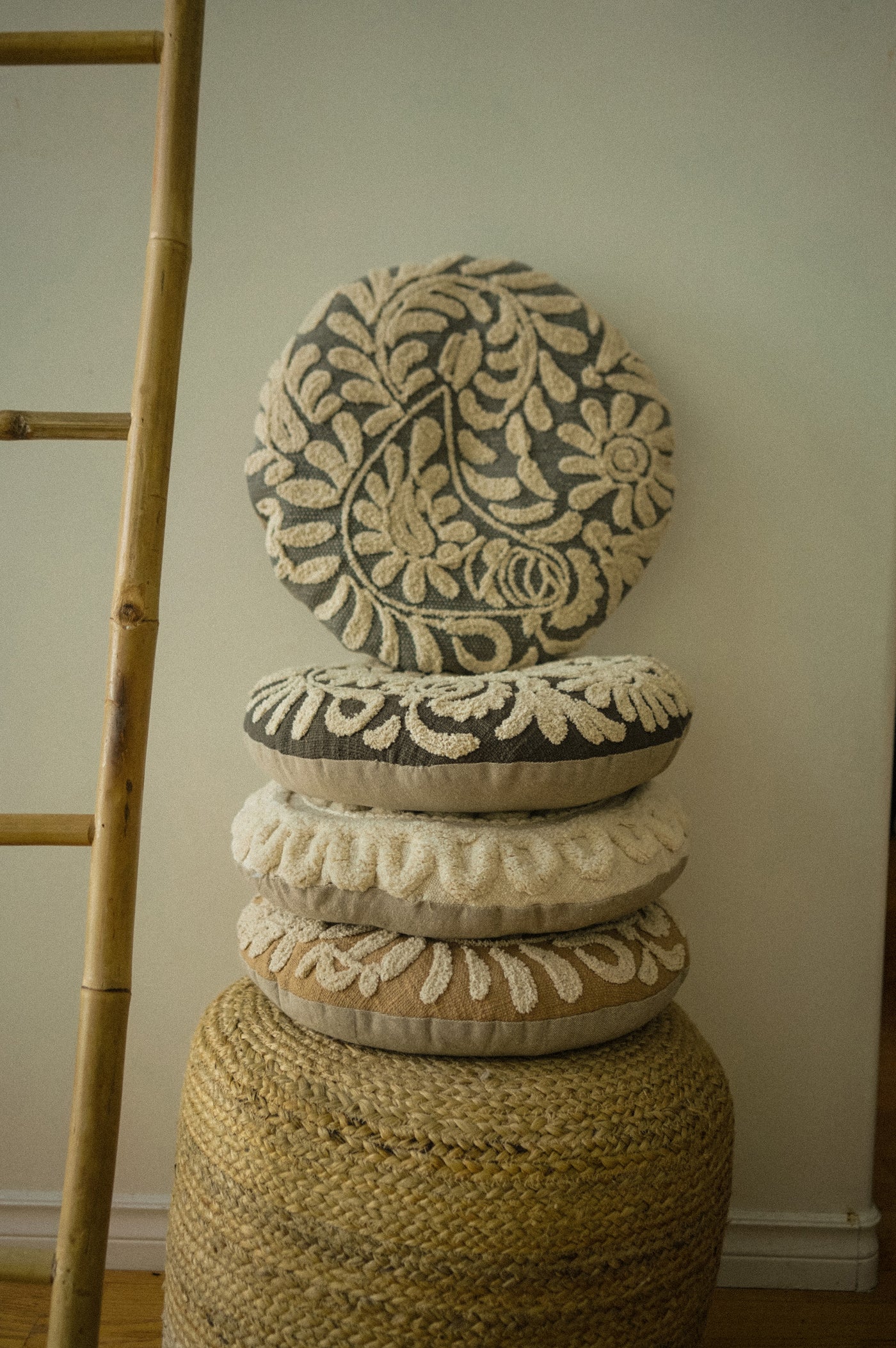 Calla Round Pillow