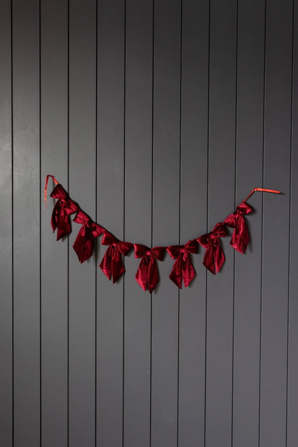 Velvet Bow Garland - red