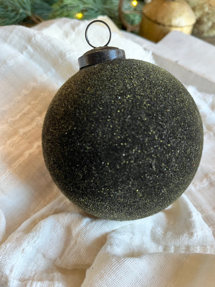 Velvet Ornament - dark green