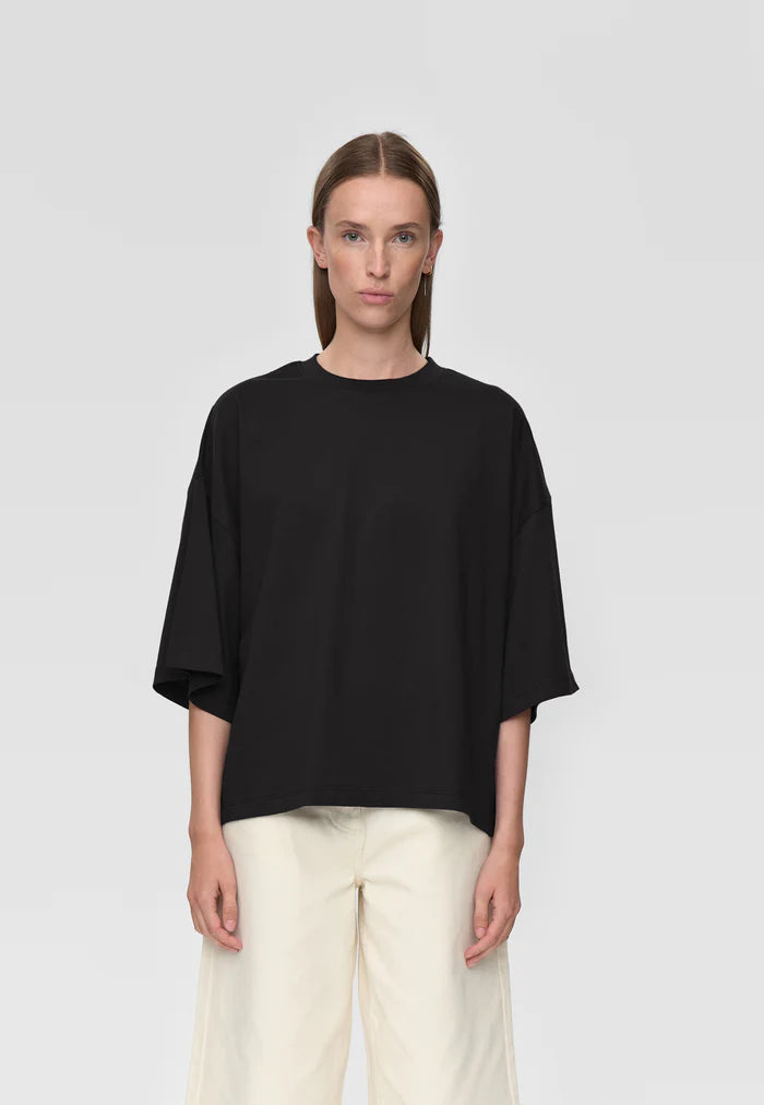 Mira Tee - black