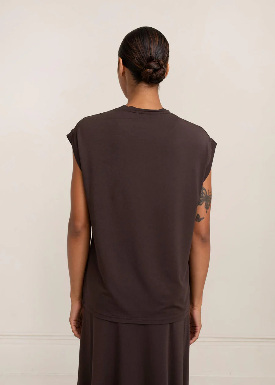 Tilda Sleeveless Shirt - chocolate torte