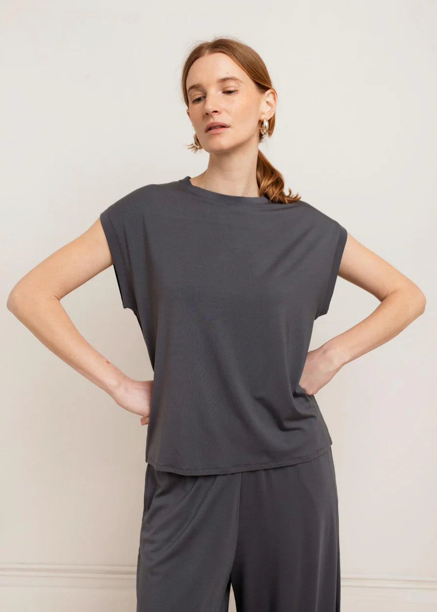 Tilda Sleeveless Shirt