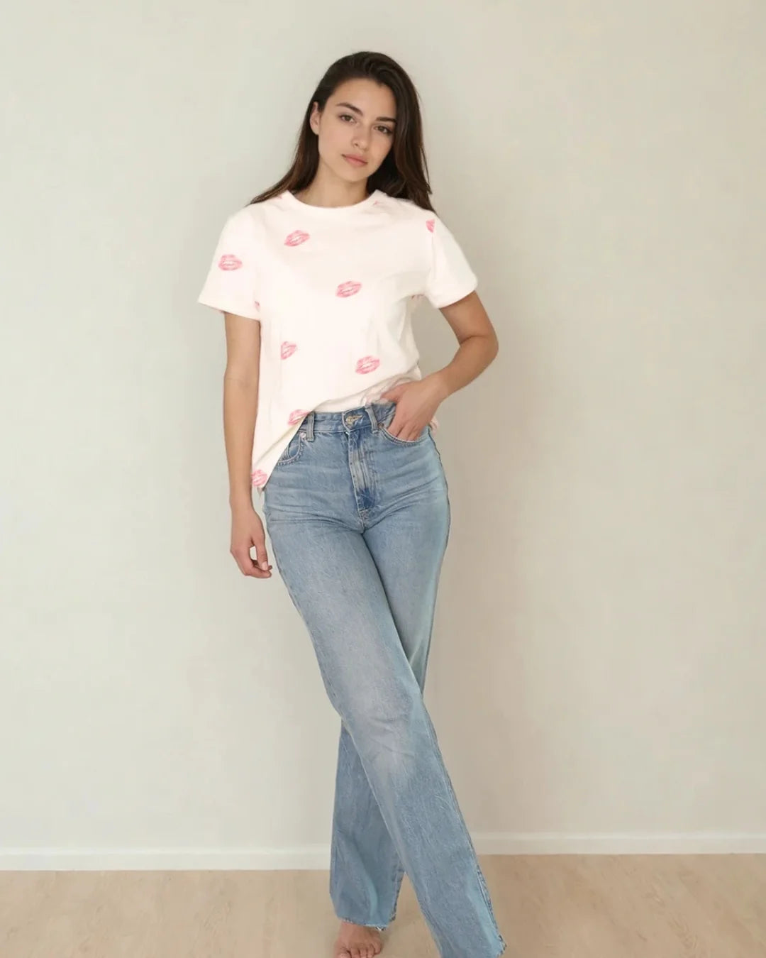 Kisses Tee