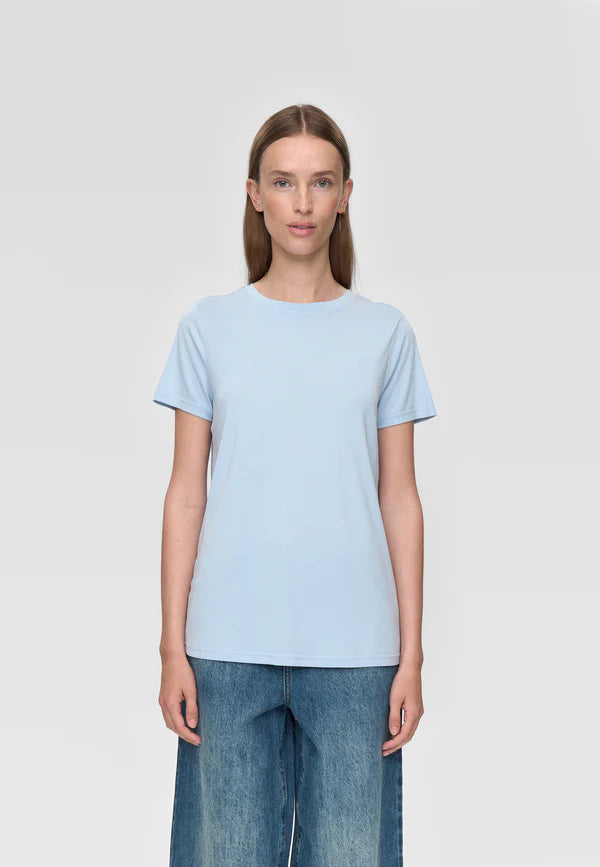 Rynah Tee