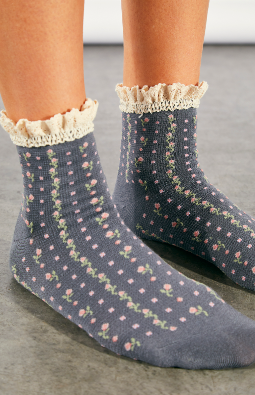 Rosebud Waffle Sock - charcoal