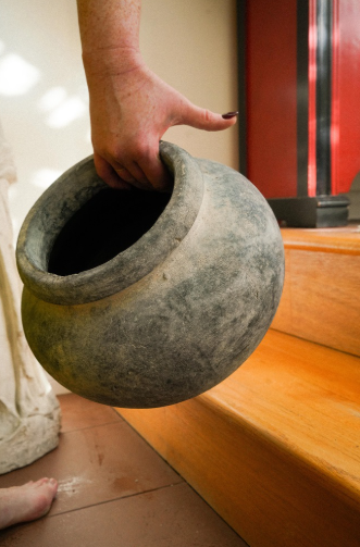 Nara Terracotta Vase - black