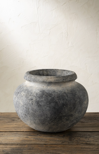 Nara Terracotta Vase - black