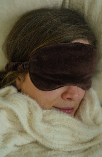 Velvet Eye Mask - sangria