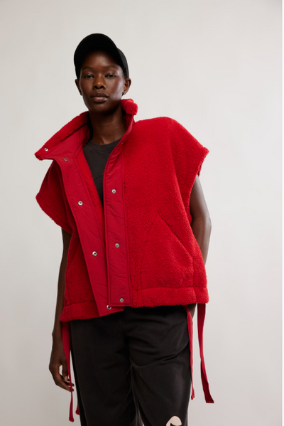 Scout It Out Vest - cranberry