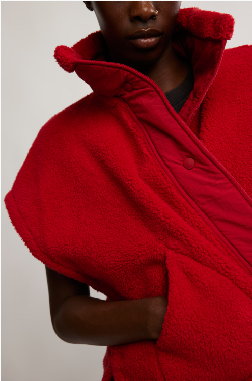 Scout It Out Vest - cranberry