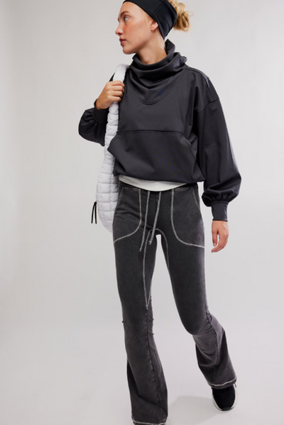 Landslide Pullover - black